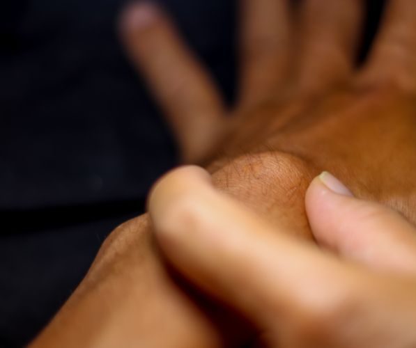 togliere una cisti da soli