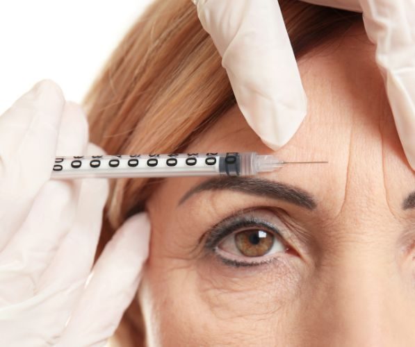 Botulino viso: come funziona, dove si applica e quali benefici offre per un ringiovanimento naturale e senza chirurgia.